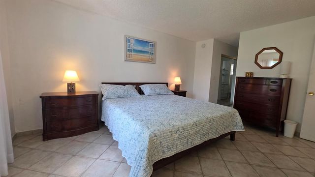 2900 NW 46th Avenue 213, Lauderdale Lakes, FL 33313
