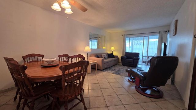 2900 NW 46th Avenue 213, Lauderdale Lakes, FL 33313
