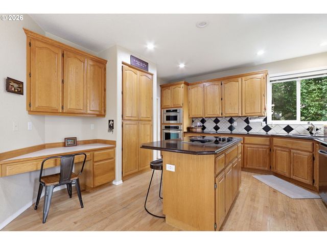 16431 Sw TIMBERLAND Dr, Beaverton, OR 97007
