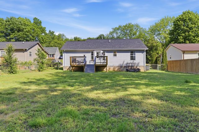 1809 Colt Dr, Clarksville, TN 37042