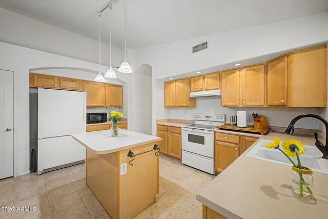 234 E INGLEWOOD Street, Mesa, AZ 85201