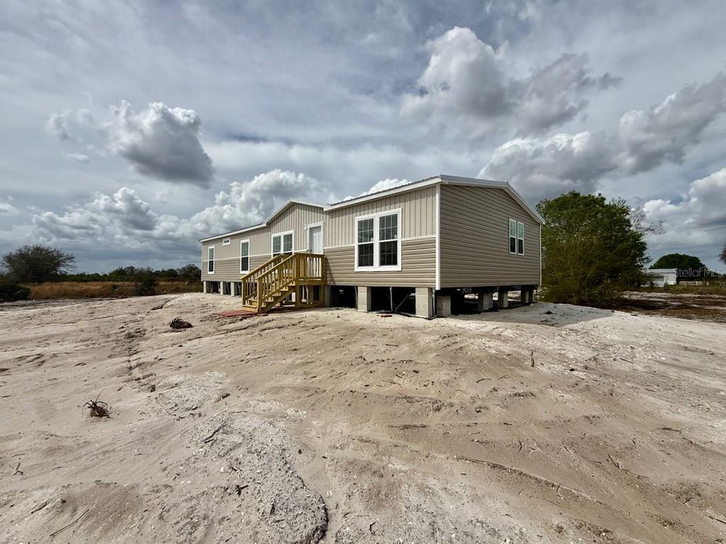 Image 44 of property listing at 15033 NW 264TH STREET, Okeechobee, FL 34972