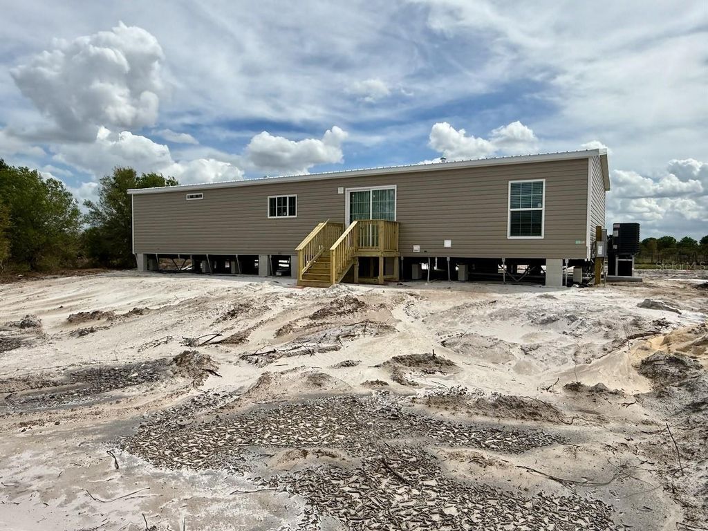 Image 51 of property listing at 15033 NW 264TH STREET, Okeechobee, FL 34972