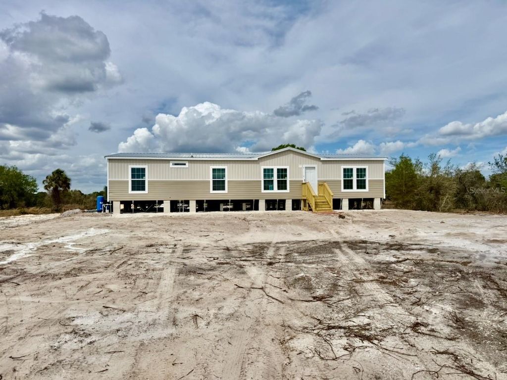 Image 55 of property listing at 15033 NW 264TH STREET, Okeechobee, FL 34972