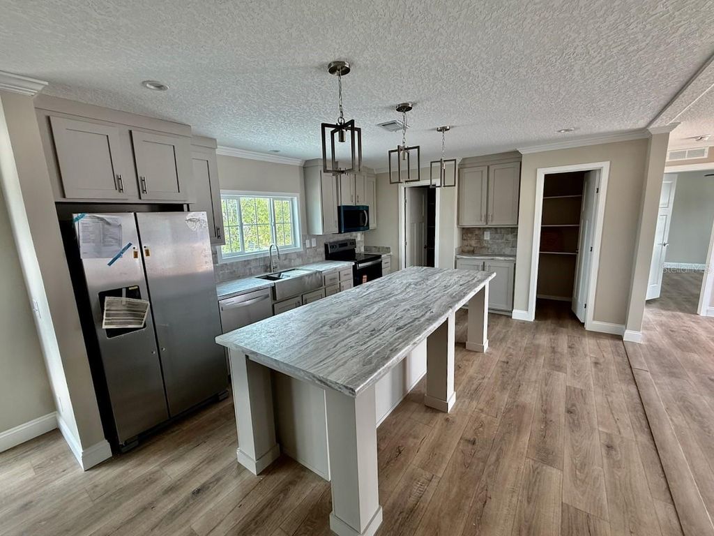 Image 8 of property listing at 15033 NW 264TH STREET, Okeechobee, FL 34972