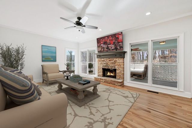 6005 Bateau Drive, Flowery Branch, GA 30542