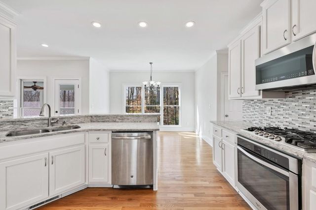 6005 Bateau Drive, Flowery Branch, GA 30542