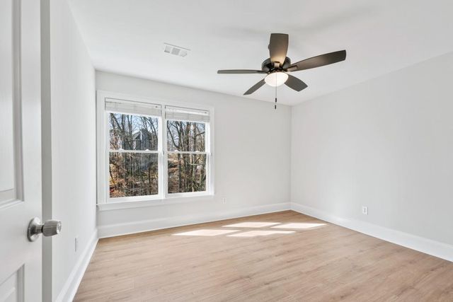 6005 Bateau Drive, Flowery Branch, GA 30542