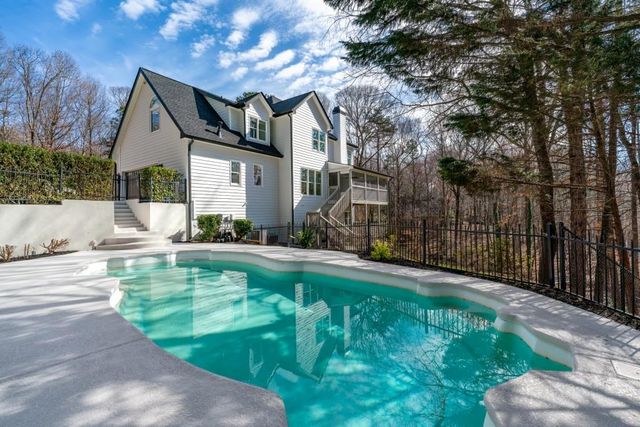 6005 Bateau Drive, Flowery Branch, GA 30542