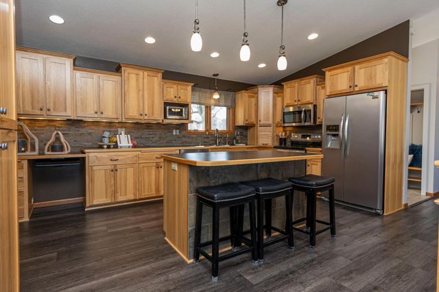 2311 S Burgen Drive SE, Alexandria, MN 56308