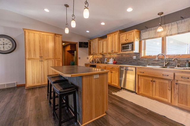 2311 S Burgen Drive SE, Alexandria, MN 56308