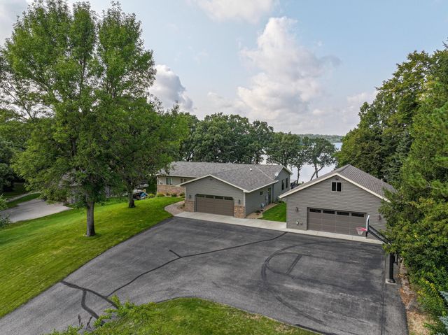 2311 S Burgen Drive SE, Alexandria, MN 56308