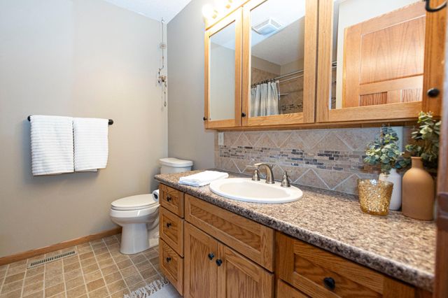 2311 S Burgen Drive SE, Alexandria, MN 56308