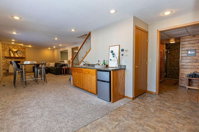 2311 S Burgen Drive SE, Alexandria, MN 56308