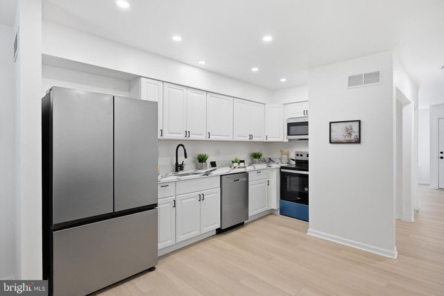 106 6TH AVE, Wilmington, DE 19805
