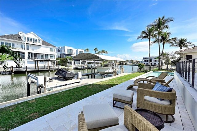 271 Bayview AVE, Naples, FL 34108