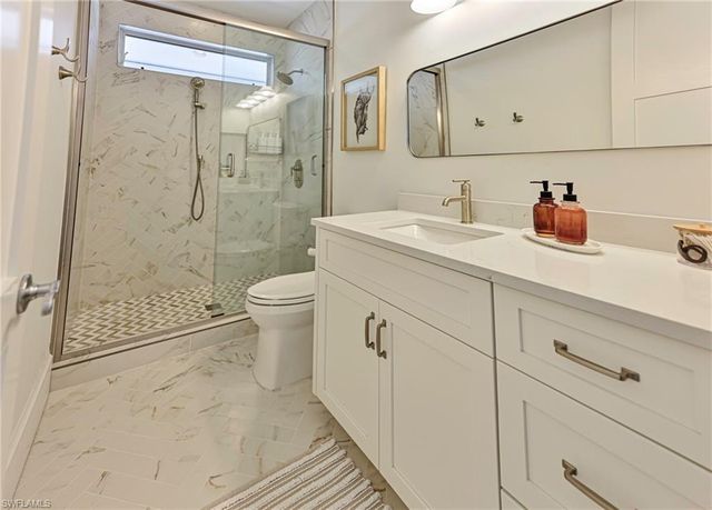 271 Bayview AVE, Naples, FL 34108