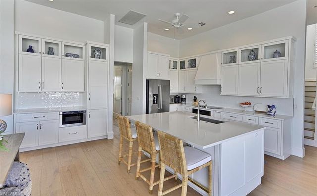 271 Bayview AVE, Naples, FL 34108