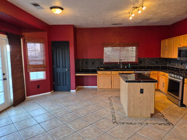 11008 Milky Way Street NW, Albuquerque, NM 87114