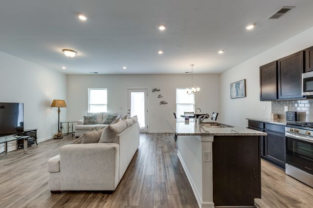 515 Morgan Meadows Way, Columbia, TN 38401