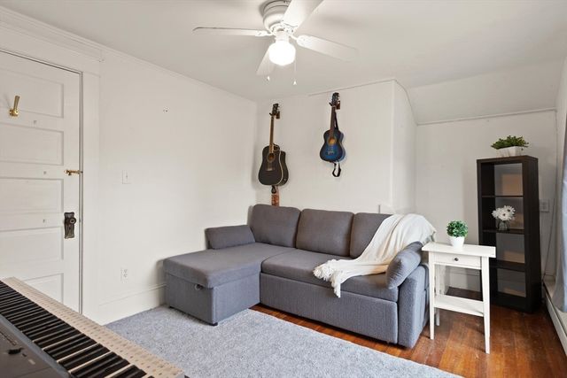 164 Leominster Rd, Lunenburg, MA 01462