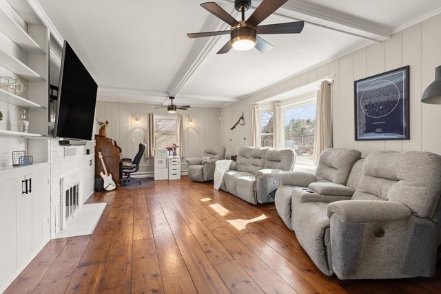 164 Leominster Rd, Lunenburg, MA 01462