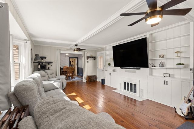 164 Leominster Rd, Lunenburg, MA 01462