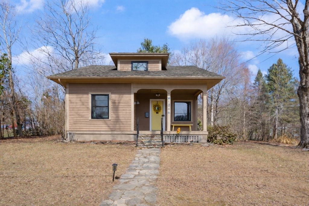 164 Leominster Rd, Lunenburg, MA 01462