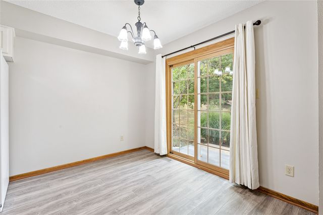 8024 Cobblestone Road, Urbandale, IA 50322