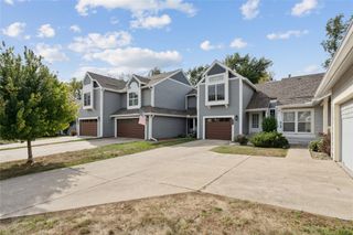 8024 Cobblestone Road, Urbandale, IA 50322