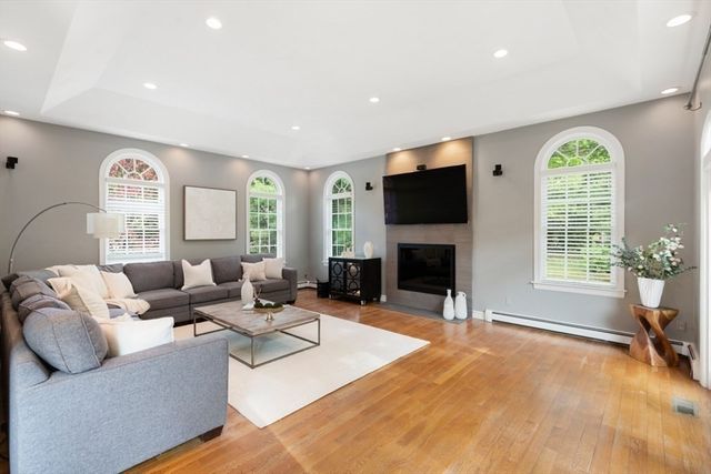 3 Stafford Rd, Lynnfield, MA 01940