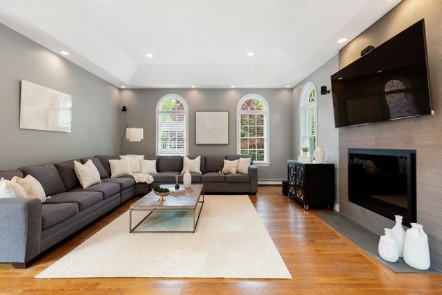 3 Stafford Rd, Lynnfield, MA 01940