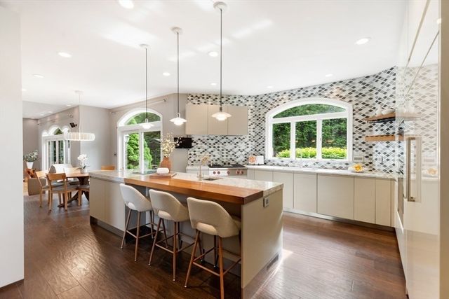 3 Stafford Rd, Lynnfield, MA 01940