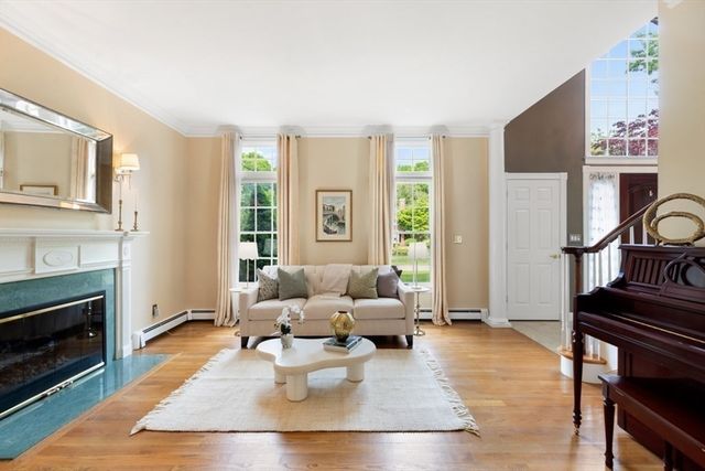 3 Stafford Rd, Lynnfield, MA 01940