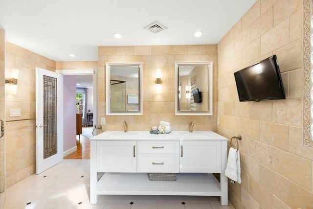 3 Stafford Rd, Lynnfield, MA 01940