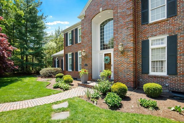 3 Stafford Rd, Lynnfield, MA 01940