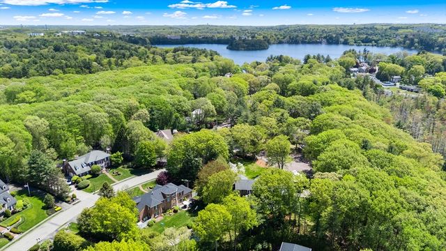 3 Stafford Rd, Lynnfield, MA 01940