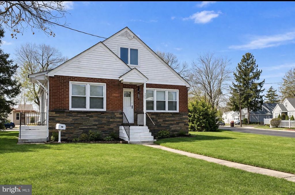 808 DELAWARE AVE, Riverside, NJ 08075