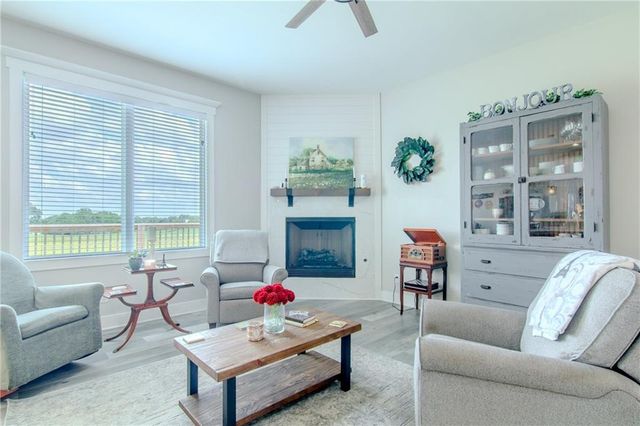76 Casper Street, Garden City, MO 64747