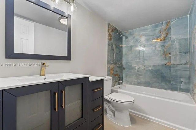 1400 NE 54th St 102, Fort Lauderdale, FL 33334