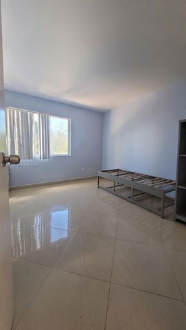 1400 NE 54th St 102, Fort Lauderdale, FL 33334