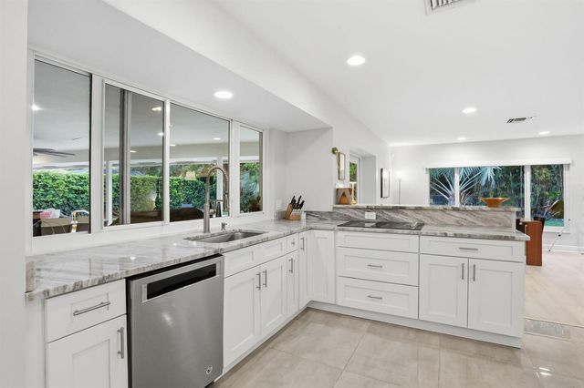 2001 Embassy Drive, West Palm Beach, FL 33401