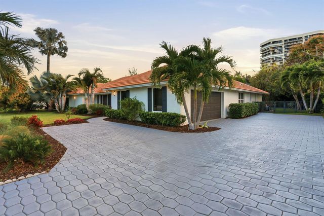 2001 Embassy Drive, West Palm Beach, FL 33401