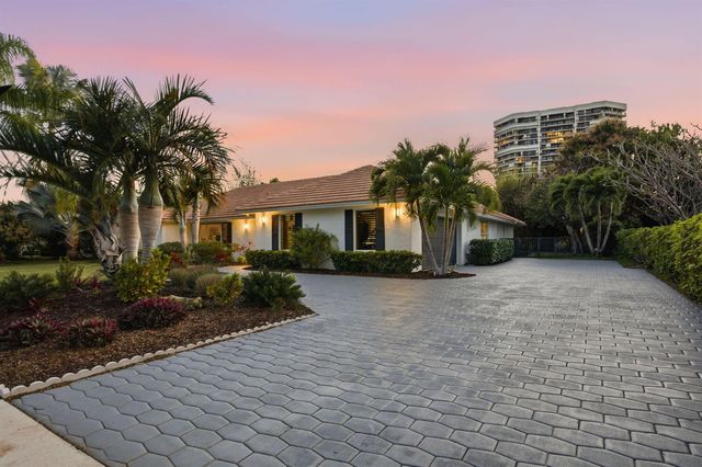 2001 Embassy Drive, West Palm Beach, FL 33401