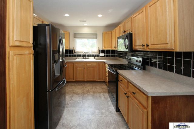 5520 Vavak Place, Lincoln, NE 68516