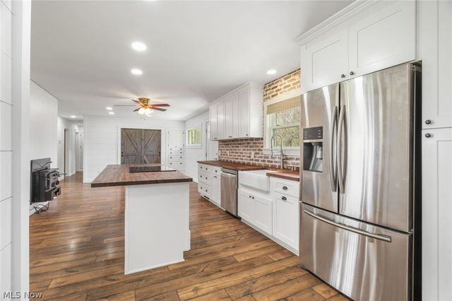 14177 Millersburg Road SW, Navarre, OH 44662