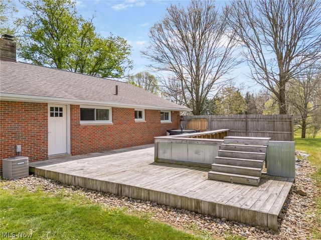 14177 Millersburg Road SW, Navarre, OH 44662