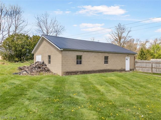 14177 Millersburg Road SW, Navarre, OH 44662