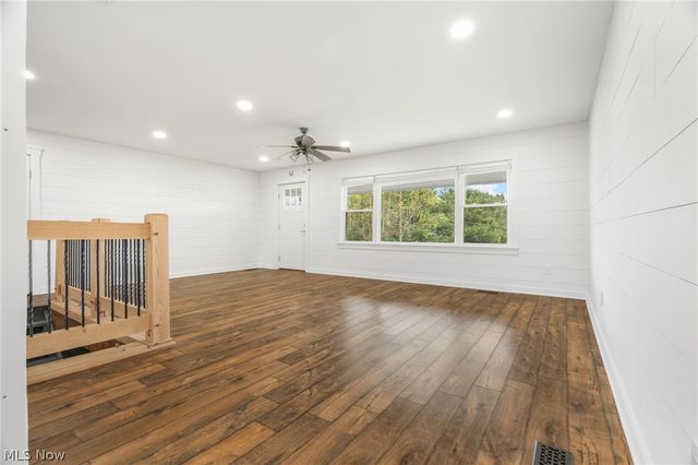 14177 Millersburg Road SW, Navarre, OH 44662