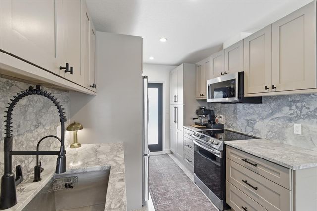 2121 PALM TERRACE, Sarasota, FL 34231